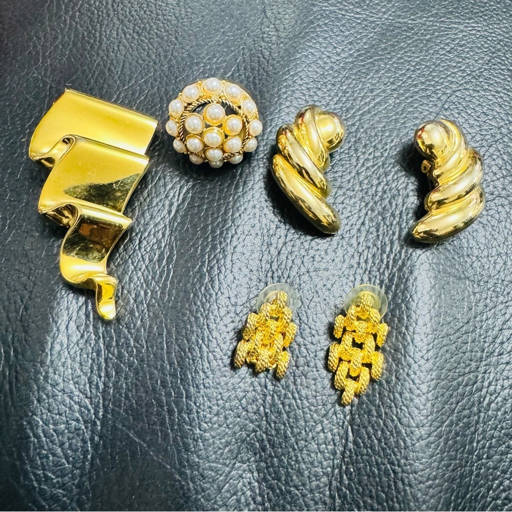 Custom jewelry lot Gold and Cream Textured Earrings - Picture 6 of 6
